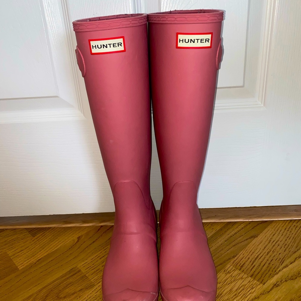 Womens size 6 worn only a few times HUNTER rain boots